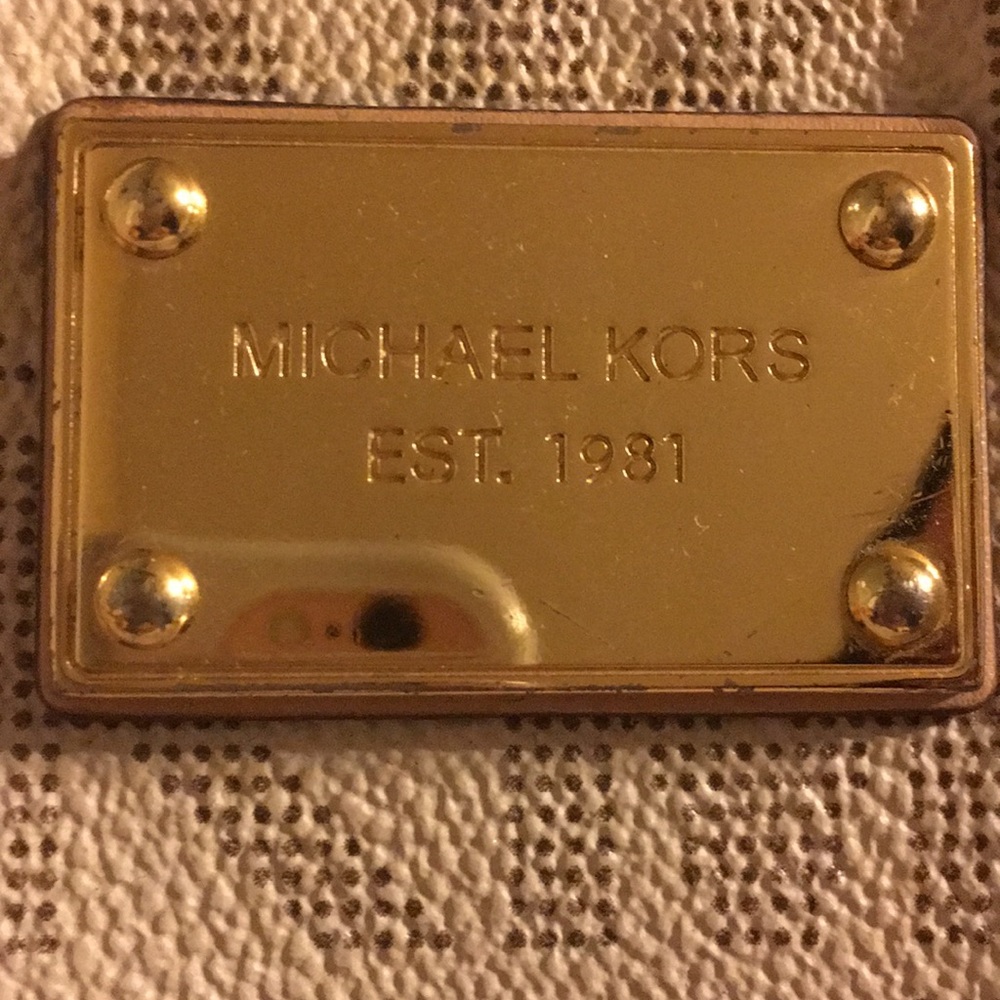 Michael Kors Crossbody - Picture 4 of 8
